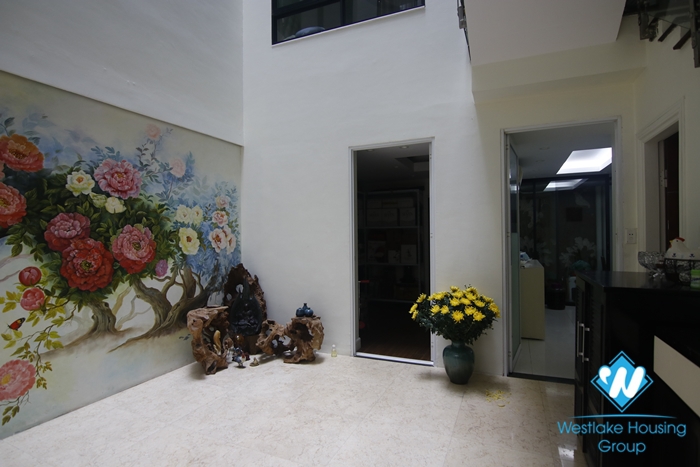 Four bedroom house for rent in the center of Hai Ba Trung district near Vincom Ba Trieu