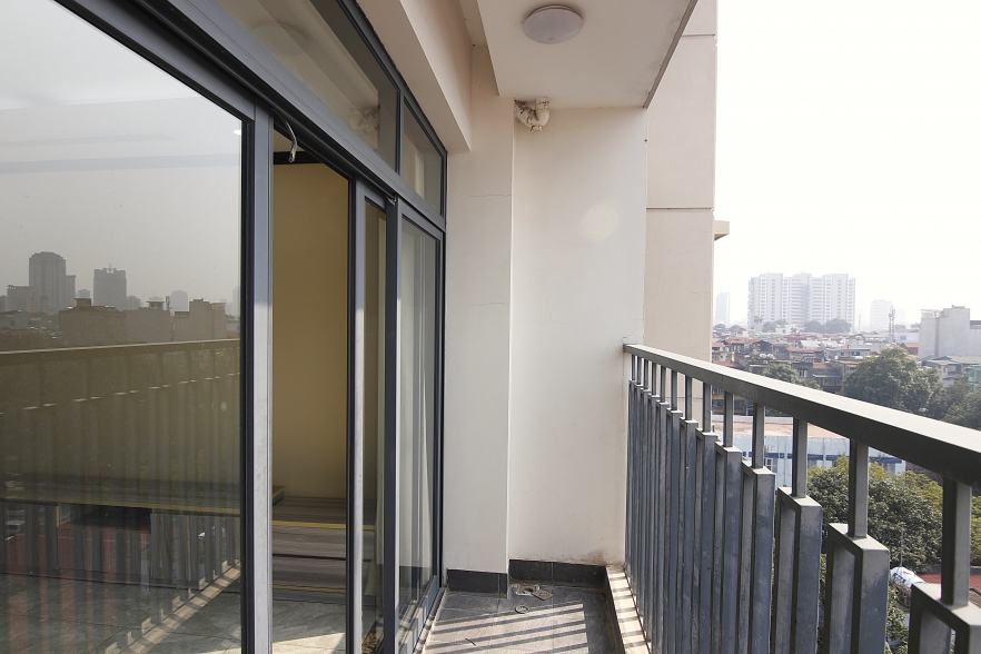 Bright modern 3-bedroom apartment for rent in Ba Dinh