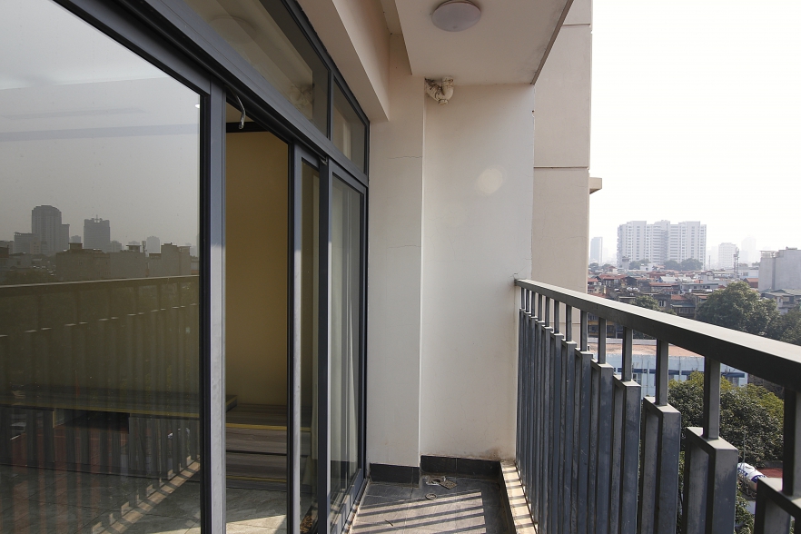 Bright modern 3-bedroom apartment for rent in Ba Dinh