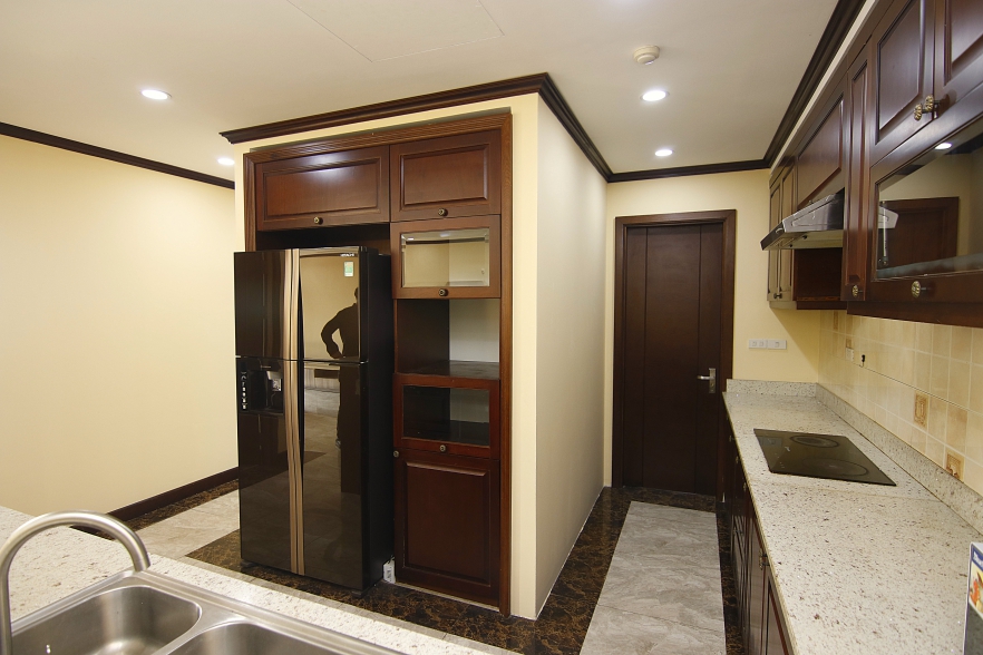 Bright modern 3-bedroom apartment for rent in Ba Dinh