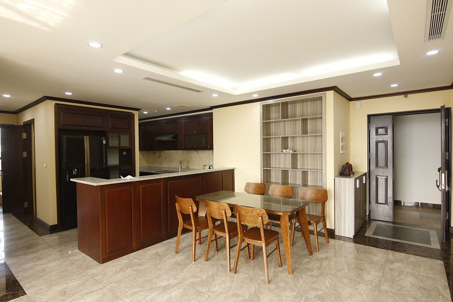 Bright modern 3-bedroom apartment for rent in Ba Dinh