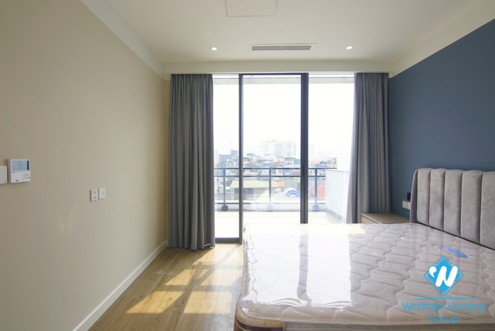 A high quality  1 bedrooms apartment for rent on Thuy Khue