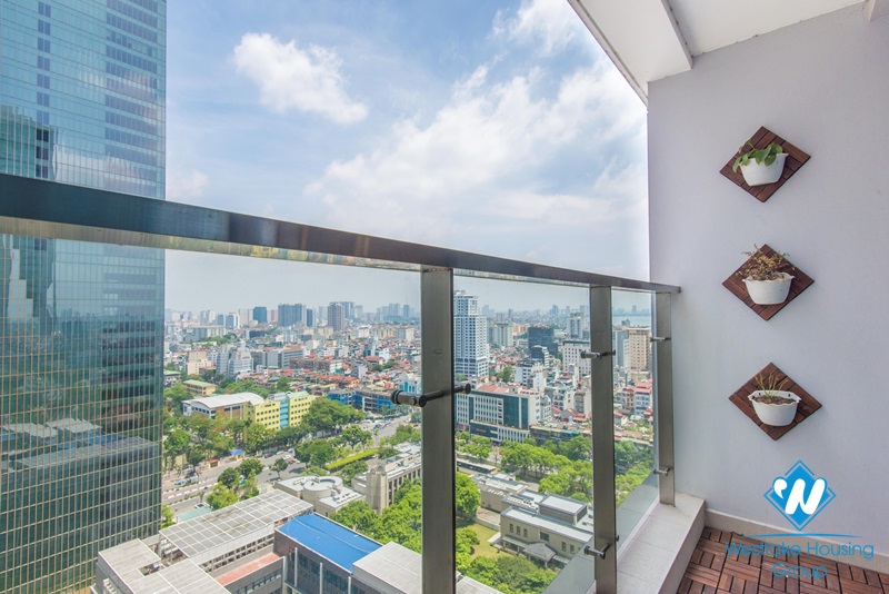 Beautiful bright 2-bedroom apartment in Vinhomes Metropolis, Ba Dinh