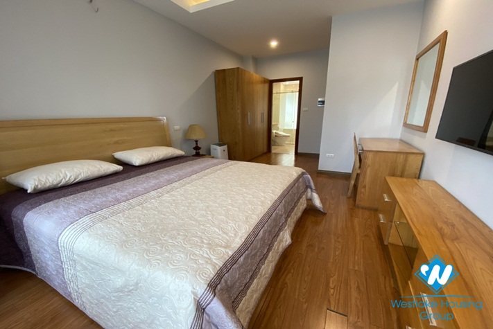 Clean and beautiful two bedrooms apartment for rent near Vincom tower, Ha noi