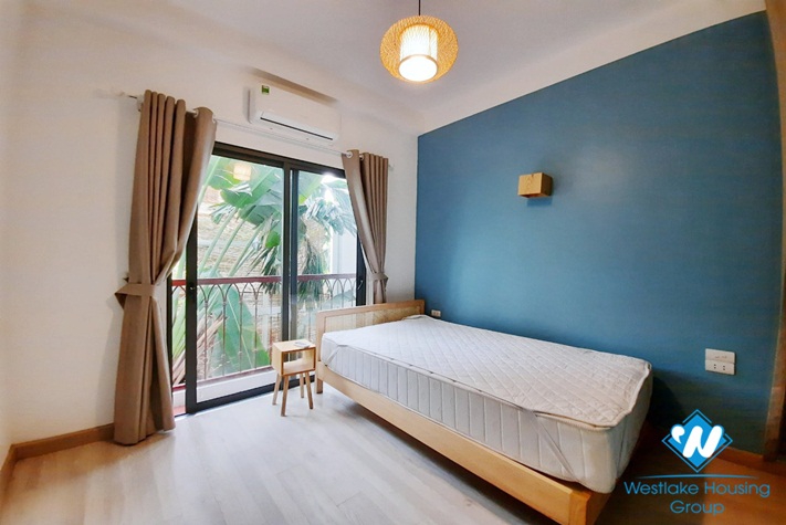 New three-bedroom apartment for rent in ngoc Thuy Long Bien