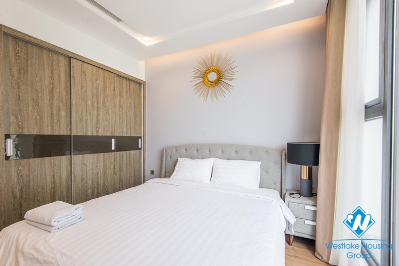 Beautiful bright 2-bedroom apartment in Vinhomes Metropolis, Ba Dinh