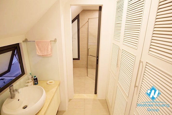 A spacious, modern apartment with 3 bedrooms for rent in Ciputra Block 