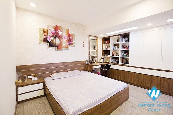A spacious, modern apartment with 3 bedrooms for rent in Ciputra Block 