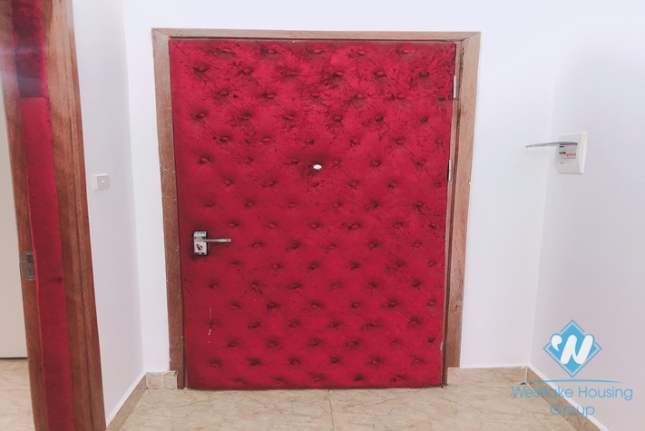 Two bedroom apartment for rent in Nguyen Chi Thanh, Dong Da, Ha Noi