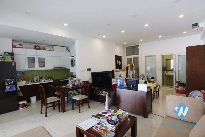 Lake view office for rent in Truc Bach area, Ba Dinh, Ha Noi