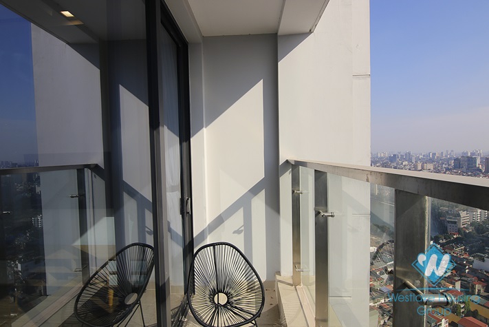 Bright and new two bedrooms apartment for rent in Vinhome Metropolis, Ba Dinh