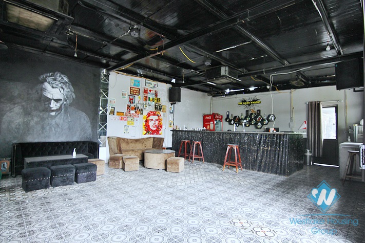 Lake view bar and restaurant for rent in Quang Ba, Tay Ho