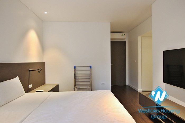 A modern 2 bedroom apartment for rent on Xuan Dieu street, Tay Ho