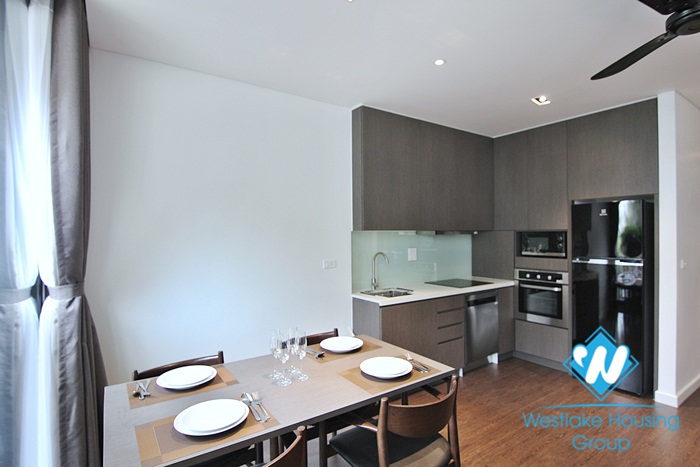 A modern 2 bedroom apartment for rent on Xuan Dieu street, Tay Ho