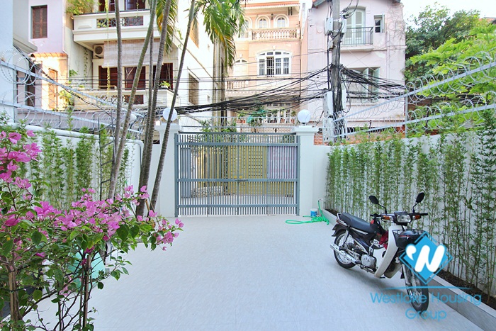 A recently remodeled minimalist house in Tay Ho Westlake for rent