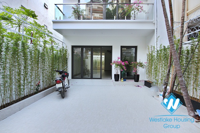 A recently remodeled minimalist house in Tay Ho Westlake for rent