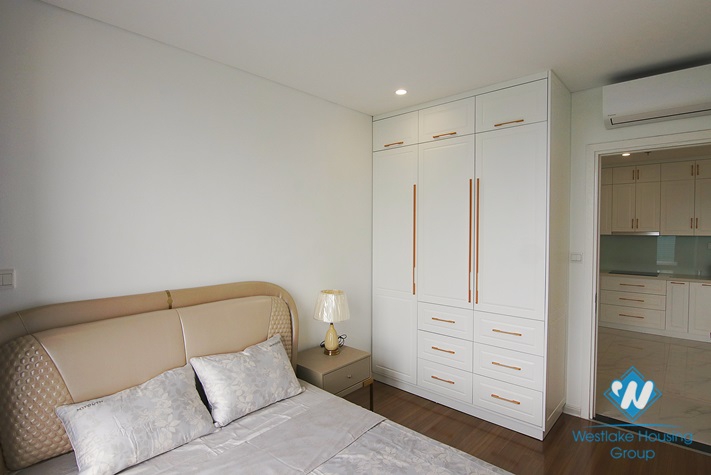 New and gorgeous 3 bedroom apartment for rent in My Dinh Peal
