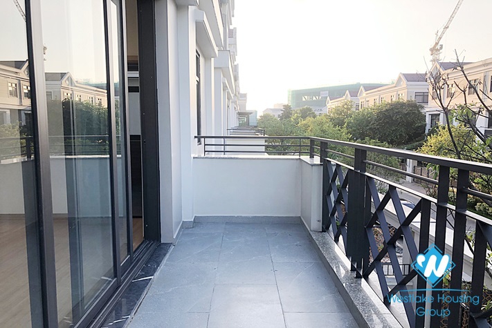 An amazing massive villa for rent in StarLake Compound