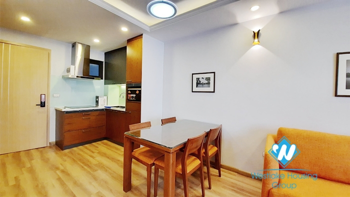 1 bedroom for rent in the center of Hai Ba Trung district next to Vincom Ba Trieu.