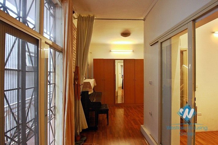 An affordable house for rent in Xuan Dieu, Tay Ho, Ha Noi