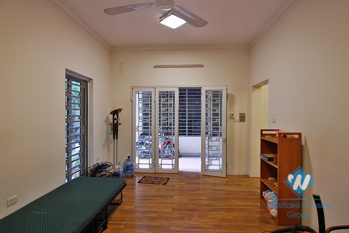 An affordable house for rent in Xuan Dieu, Tay Ho, Ha Noi