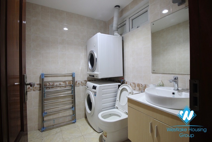 Big size 03 apartment for rent in Xuan Dieu st, Tay Ho District