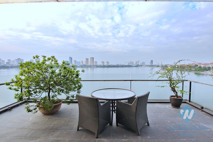 Top floor one bedroom apartment for rent in Tay Ho district, Ha Noi