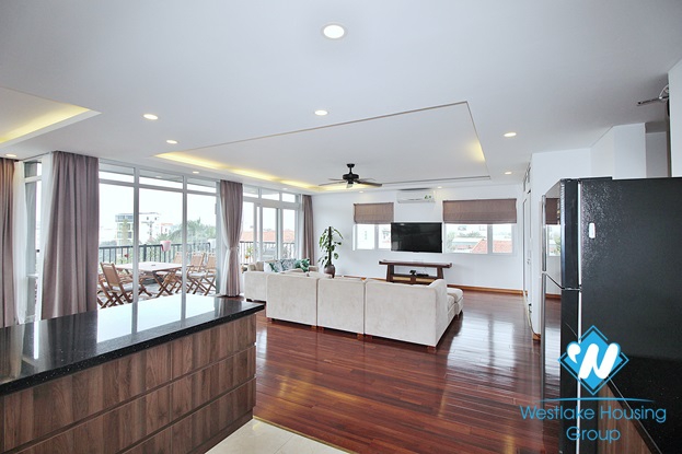 A 4 bedroom apartment with stunning lake view and huge balcony in Tay Ho, Ha Noi