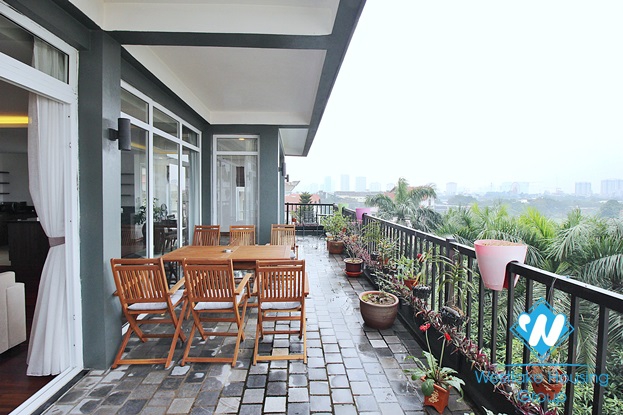 A 4 bedroom apartment with stunning lake view and huge balcony in Tay Ho, Ha Noi