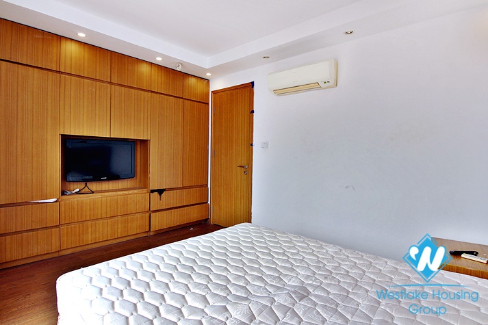 A Cozy one  bedroom apartment for leasing on the top floor in Tay Ho for rent 
