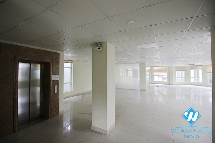 A massive villa greatly for Embassy office on Vuon Dao Compound