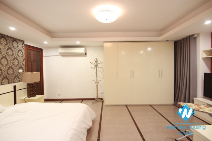 Lake view 2 bedroom apartment  for rent In Nhat Chieu