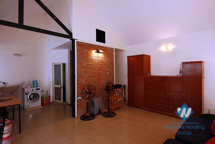 An affordable house for rent in Xuan Dieu, Tay Ho, Ha Noi