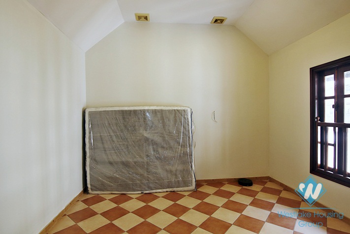A nice 5 bedroom house with lot of space for rent in Tay ho, Ha noi 