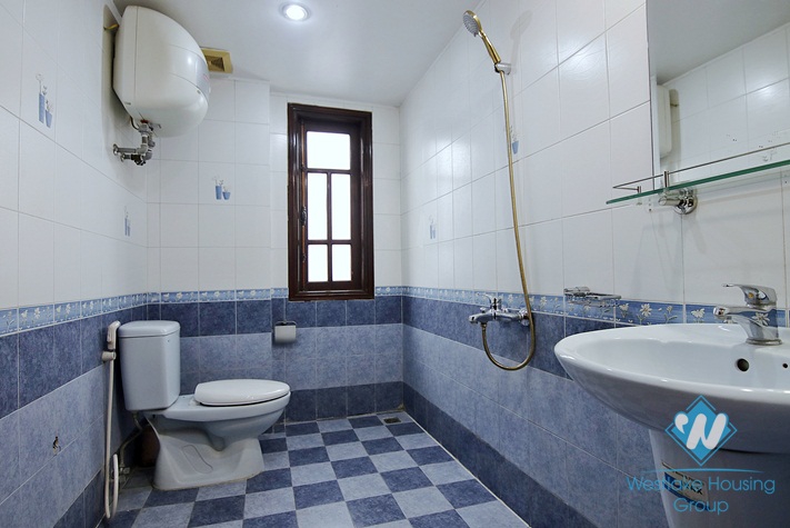 A nice 5 bedroom house with lot of space for rent in Tay ho, Ha noi 