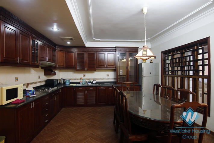 A nice 5 bedroom house with lot of space for rent in Tay ho, Ha noi 