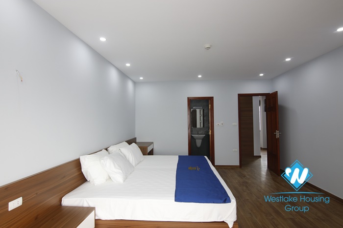 Spacious two bedrooms apartment for rent in Hoang Hoa Tham, Ba Dinh