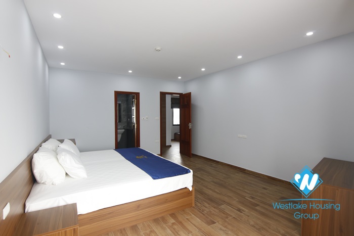 Spacious two bedrooms apartment for rent in Hoang Hoa Tham, Ba Dinh