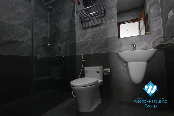 Spacious two bedrooms apartment for rent in Hoang Hoa Tham, Ba Dinh