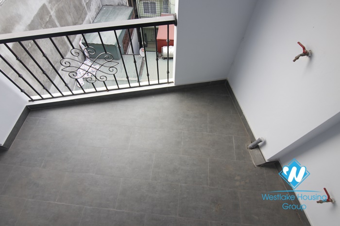 Spacious two bedrooms apartment for rent in Hoang Hoa Tham, Ba Dinh