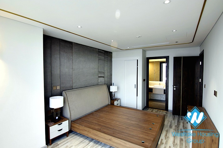 A High End Fabulous 2 bedroom apartmment for leasing in Ba Dinh 