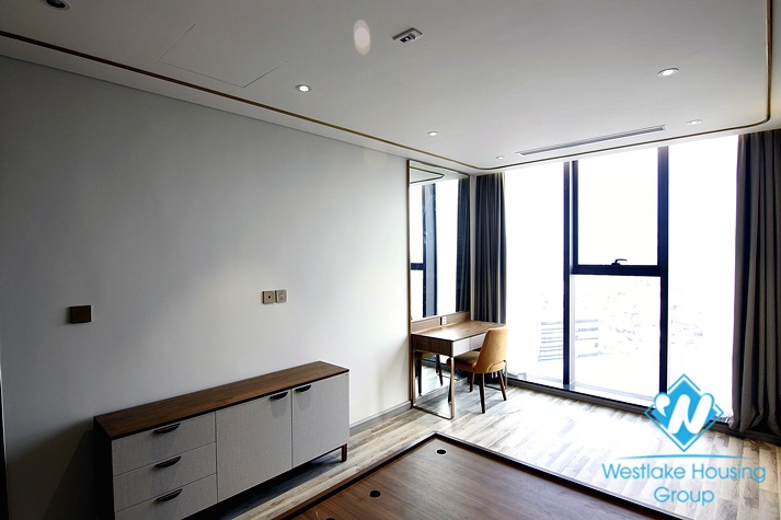 A High End Fabulous 2 bedroom apartmment for leasing in Ba Dinh 