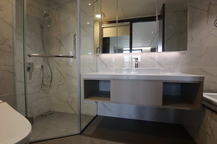 Morden and brand new three bedrooms apartment for rent in Giang Vo, Ba Dinh