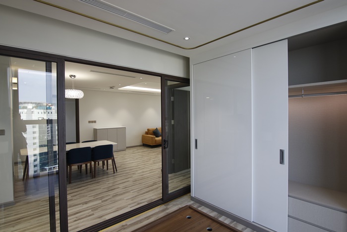 Morden and brand new three bedrooms apartment for rent in Giang Vo, Ba Dinh