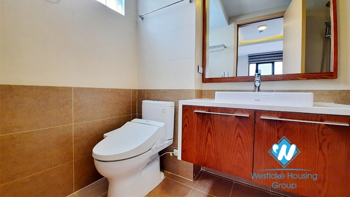 1 bedroom for rent in the center of Hai Ba Trung district next to Vincom Ba Trieu.