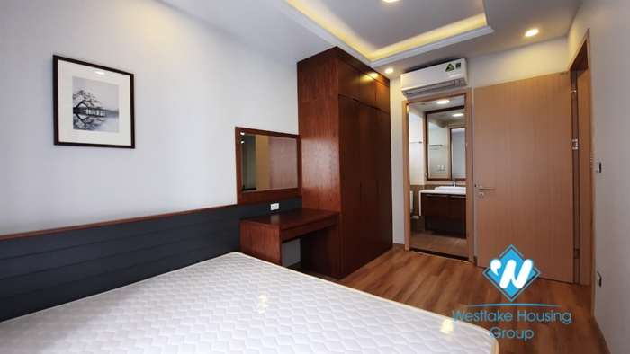 1 bedroom for rent in the center of Hai Ba Trung district next to Vincom Ba Trieu.