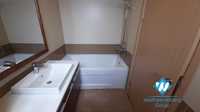 1 bedroom for rent in the center of Hai Ba Trung district next to Vincom Ba Trieu.