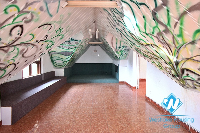 Enormous 5 bedroom villa for rent on the main street To Ngoc Van