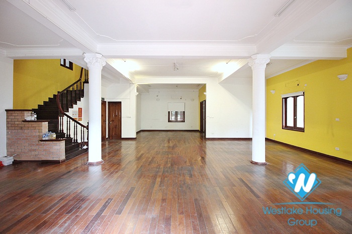 Enormous 5 bedroom villa for rent on the main street To Ngoc Van