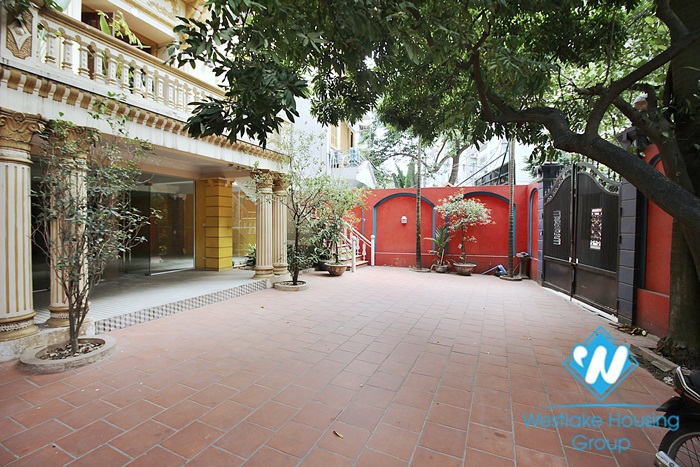 Enormous 5 bedroom villa for rent on the main street To Ngoc Van